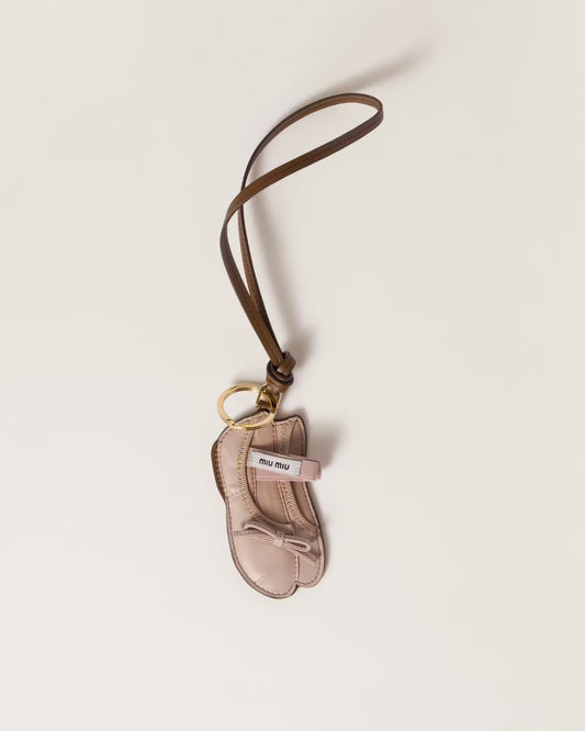 MIU MIU

Ballet leather keychain trick