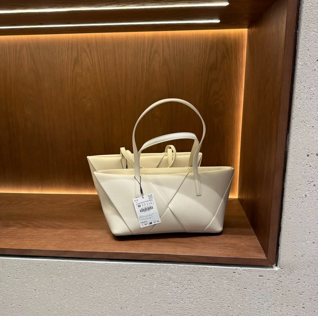 Zara Shoulder bag ivory