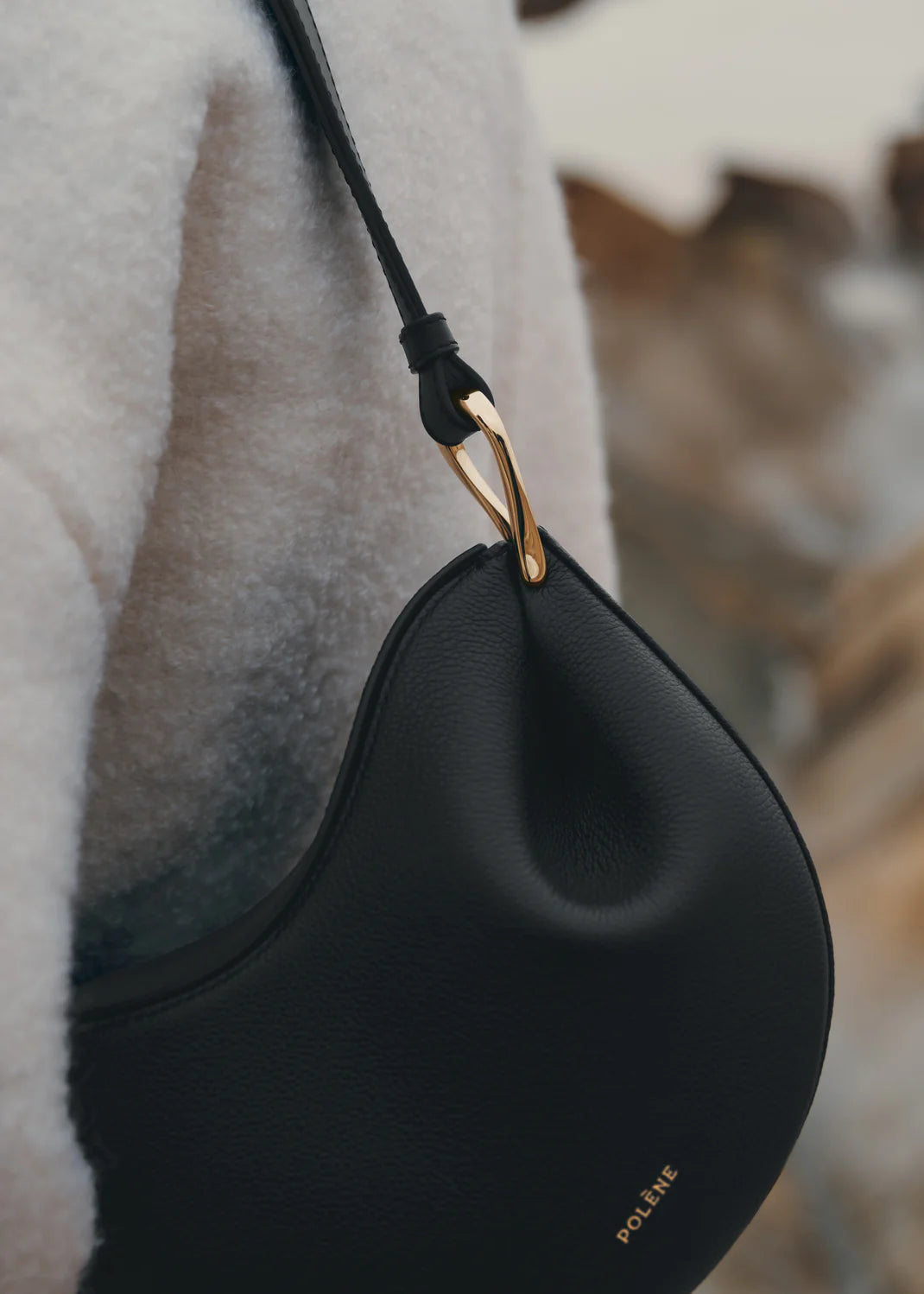 Tonca
EDITION  TEXTURED BLACK