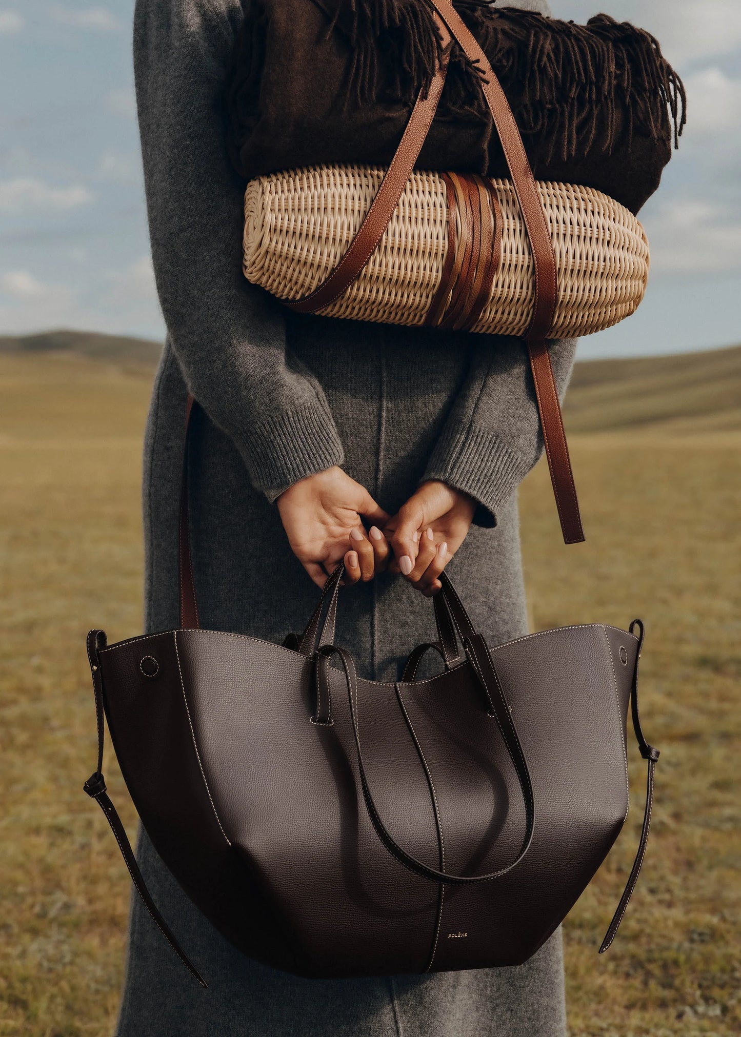 Cyme
EDITION TEXTURED EBONY