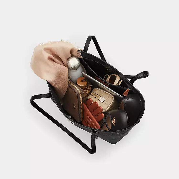 Coach City Tote Bag
In Signature Canvas