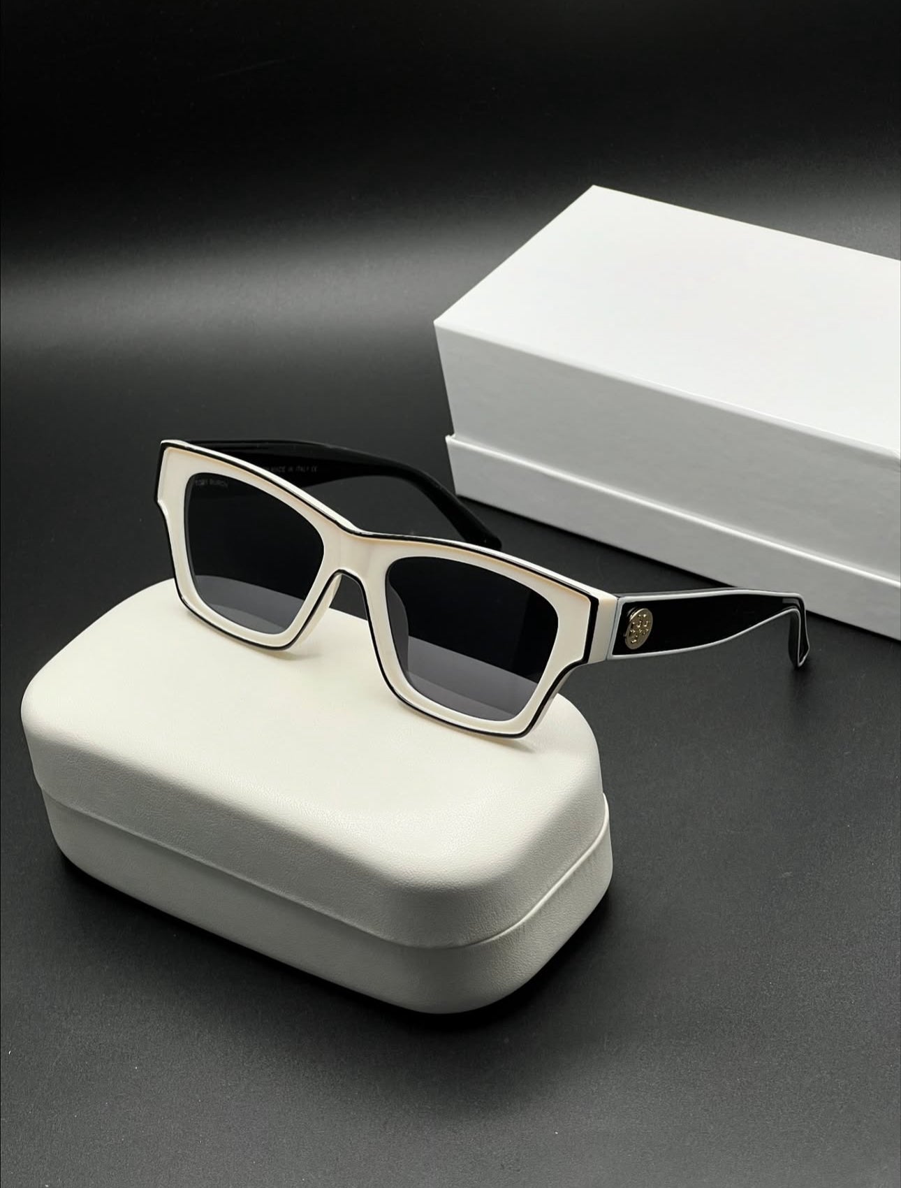 TORY BURCH OUTLINED RECTANGLE SUNGLASSES