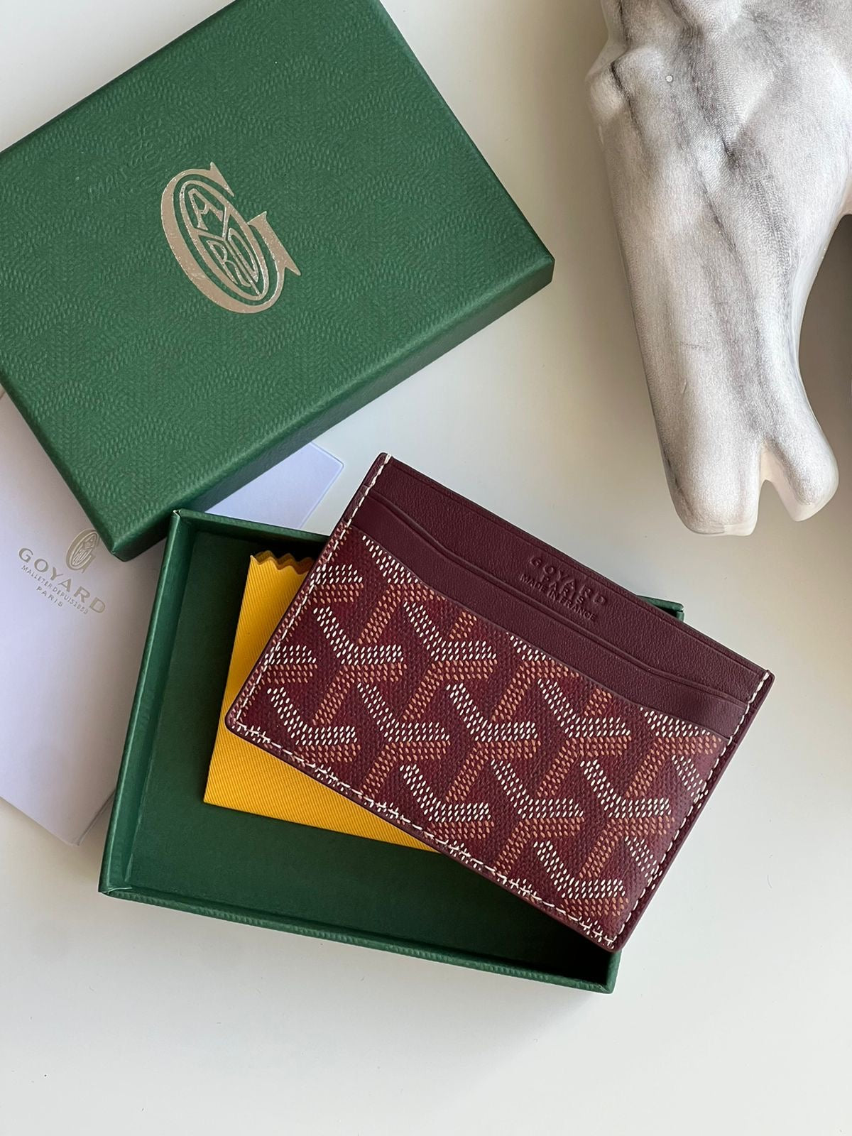 Goyard card holder ( unisex ) with box