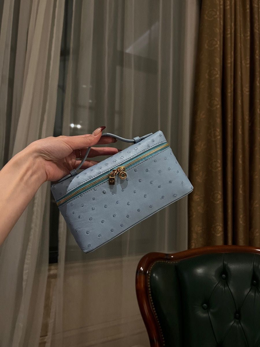 Extra Pocket L19
Ostrich Leather