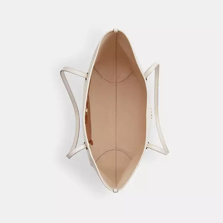 Coach City Tote Bag
In Signature Canvas