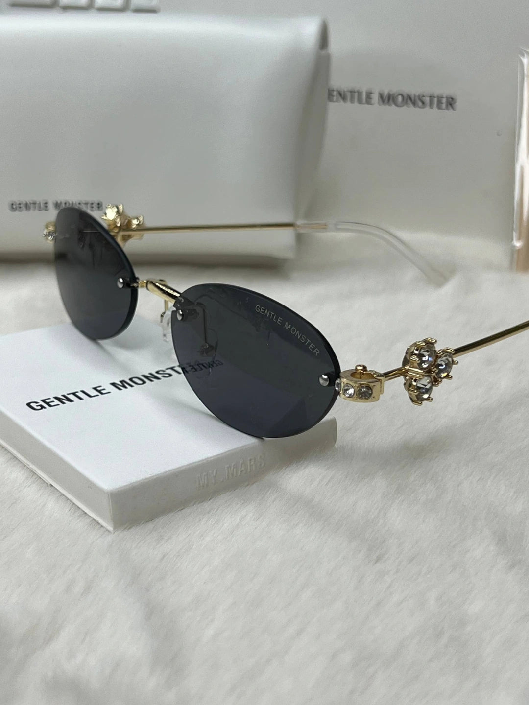 Gentle monster black