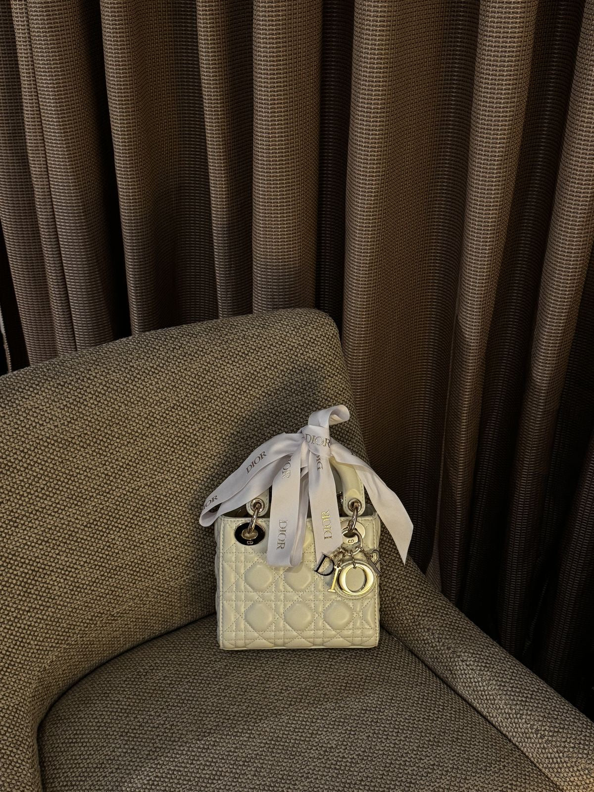 Medium lady Dior gloss white