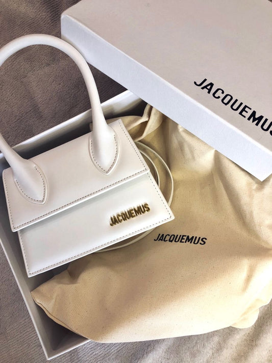 JACQUEMUS The medium Chiquito