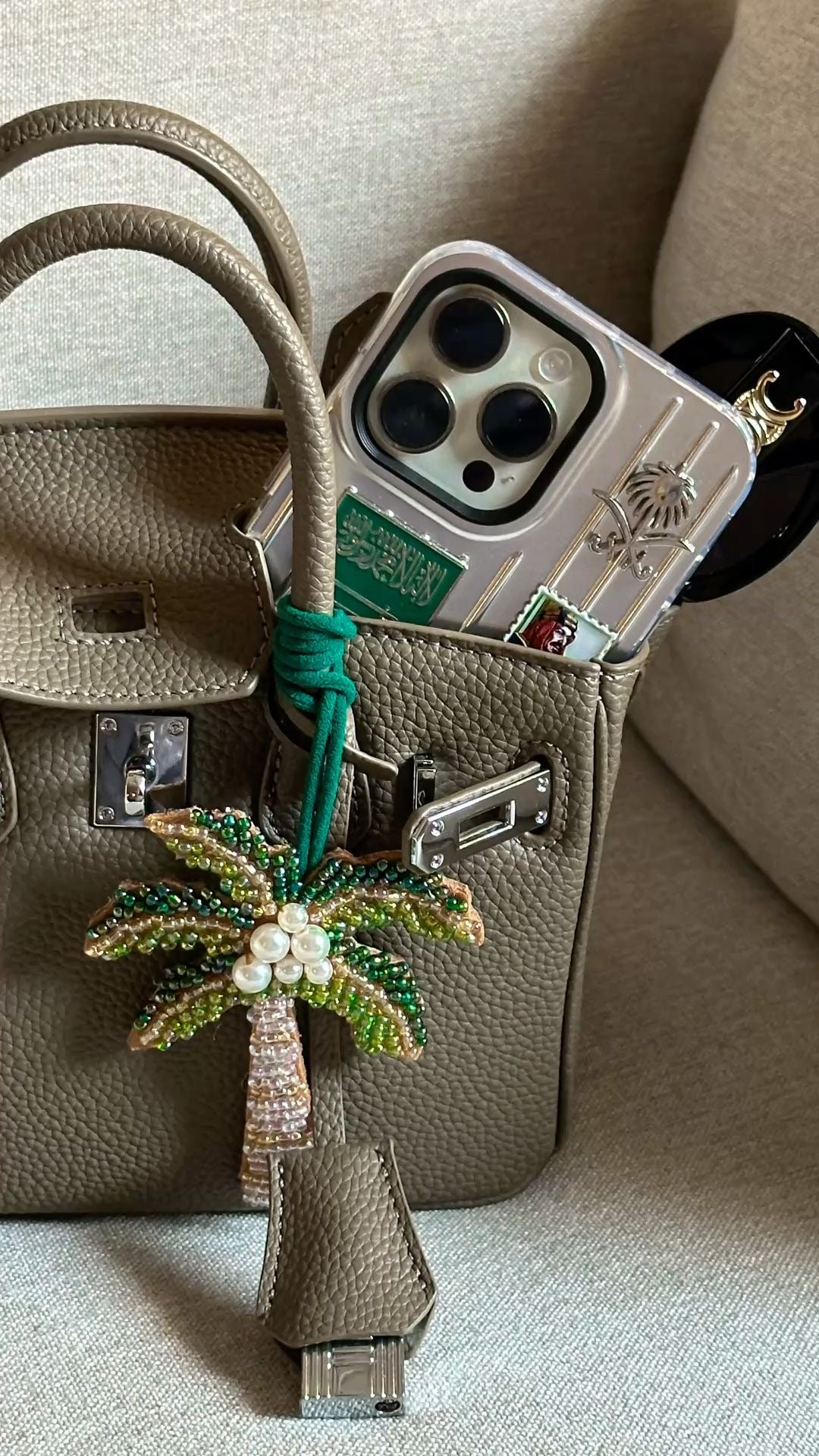 🌴 bag charm