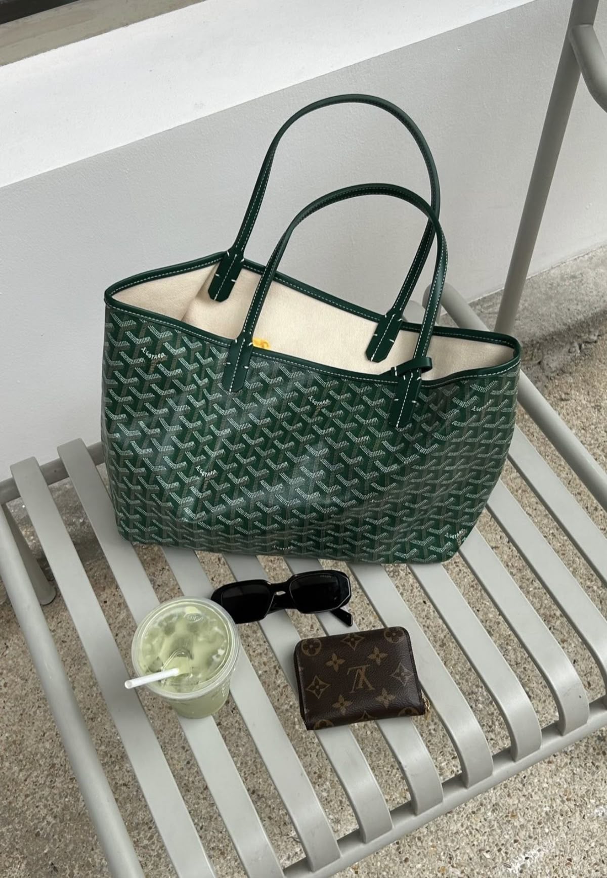 Goyard medium tote green