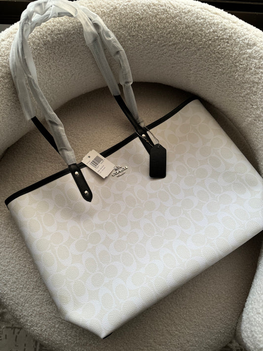 Coach reversible city tote 👜