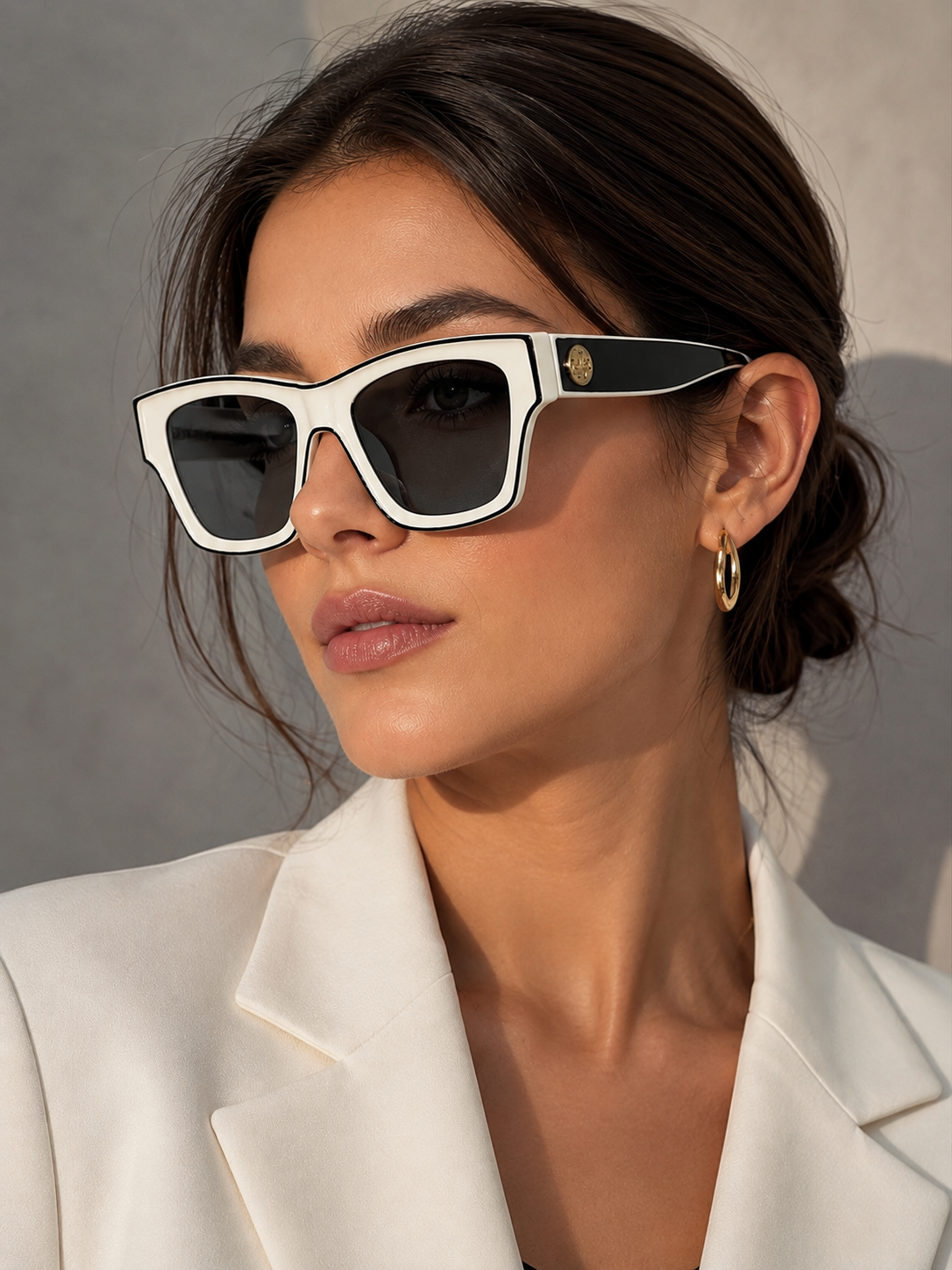 TORY BURCH OUTLINED RECTANGLE SUNGLASSES